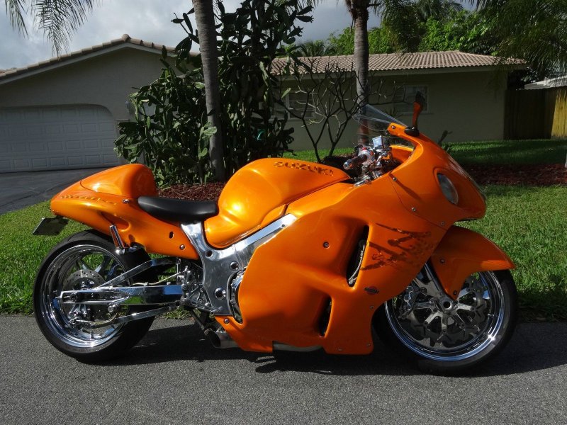 Мотоцикл MV Agusta оранжевый