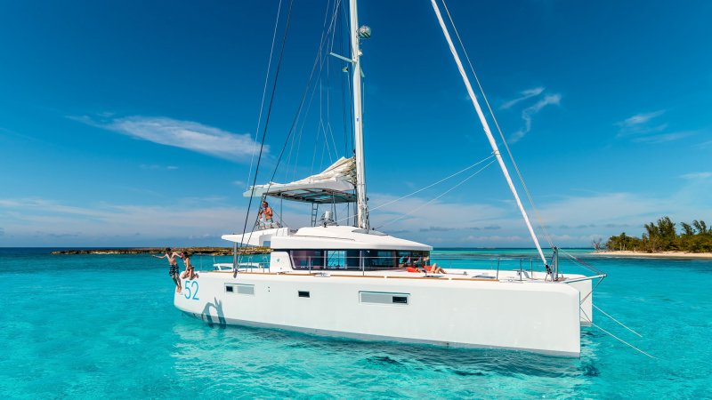 Катамаран Lagoon 52