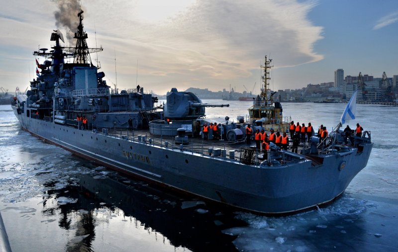 Эсминец 956 в шторм