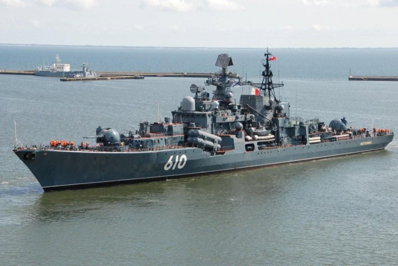 Эсминец "быстрый" проекта 956 "Сарыч"