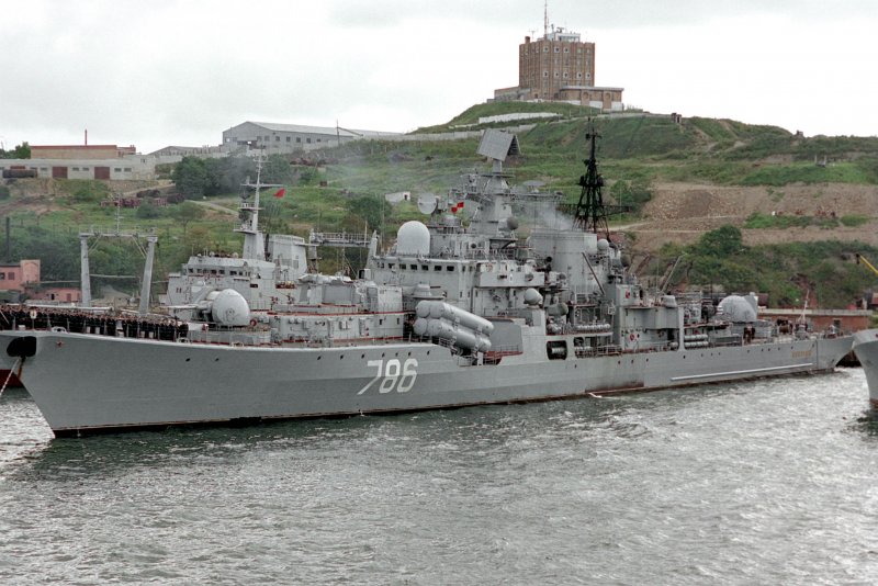 Адмирал Ушаков эсминец