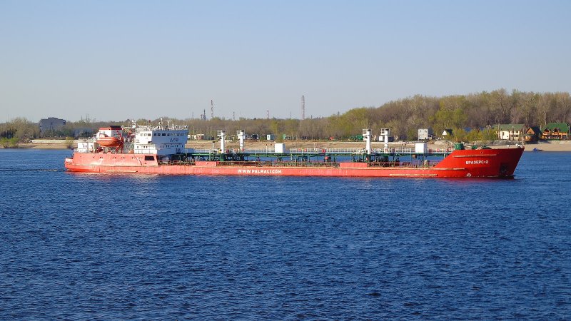 Танкер lr1