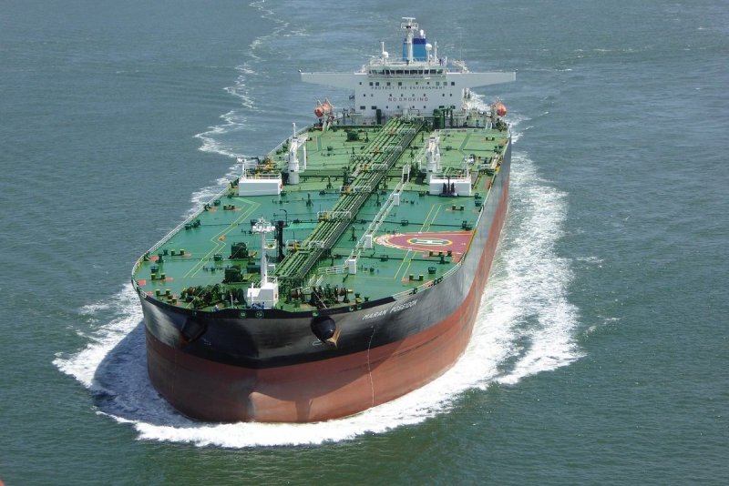 VLCC танкер шторм