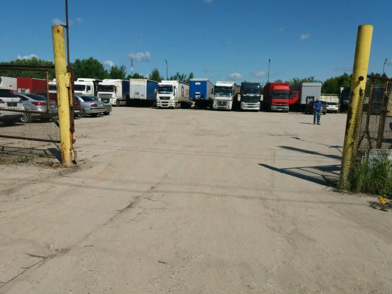 Monster Truck parking