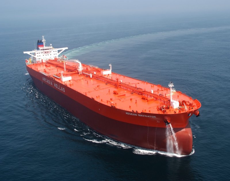 VLCC танкер шторм