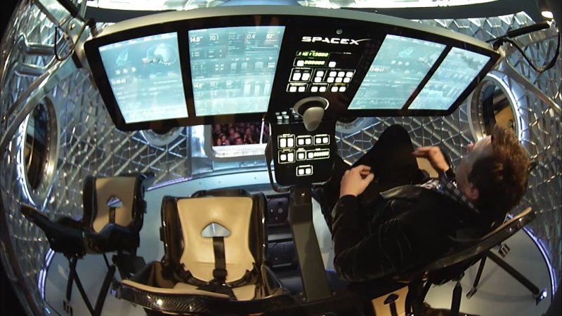 SPACEX Dragon 2 внутри