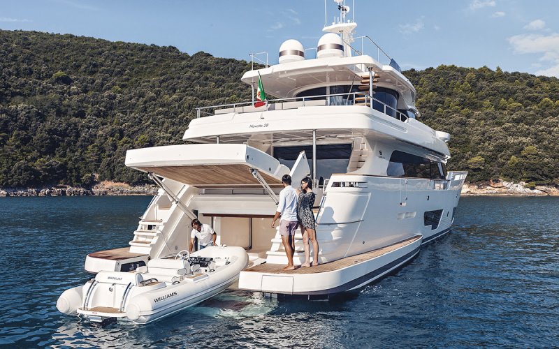 Custom line Navetta 28 #16