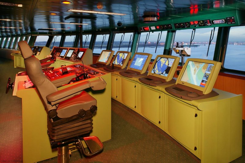 Queen Mary 2 Капитанский мостик