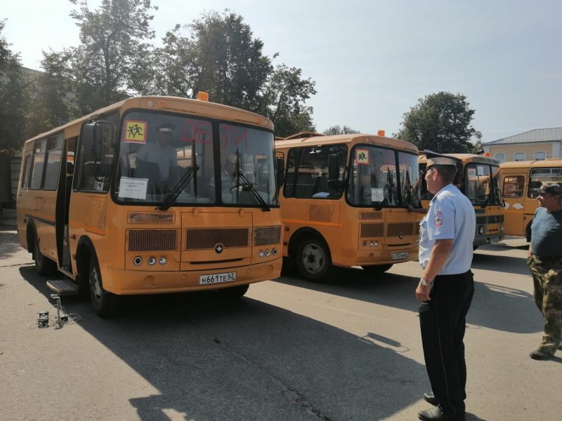 Школьные автобусы в Канаде