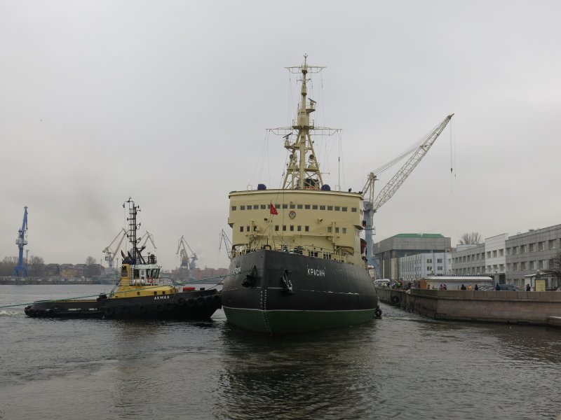 Леонид Красин ледокол
