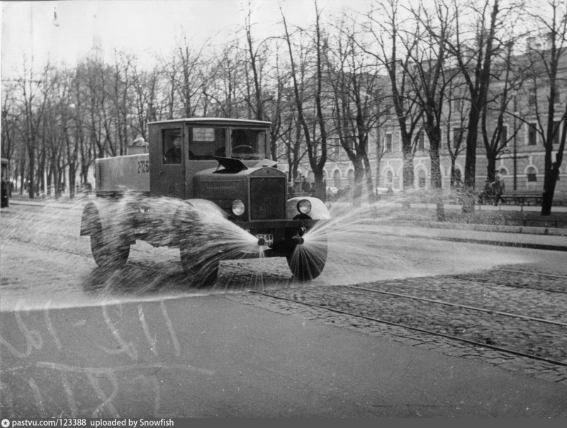 Поливальная машина ПМ-6 на шасси ЗИС-5