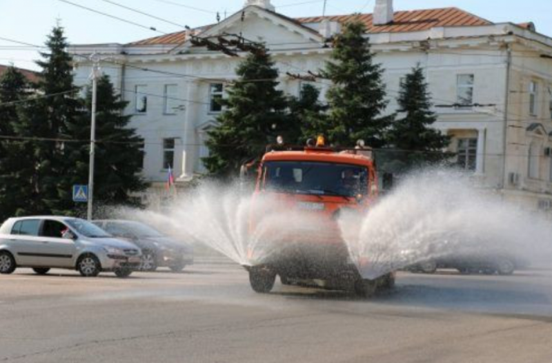 Машина для поливки улиц