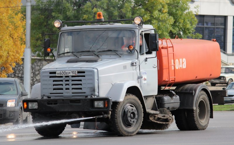 ЗИЛ 4331 поливалка