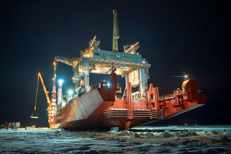 Севморпуть краны судно