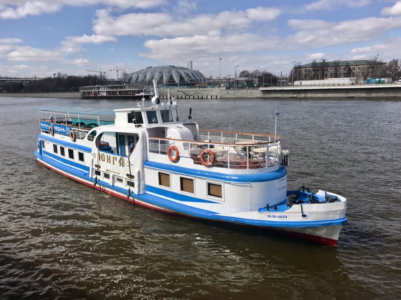 Теплоход Юнга Москва речные прогулки