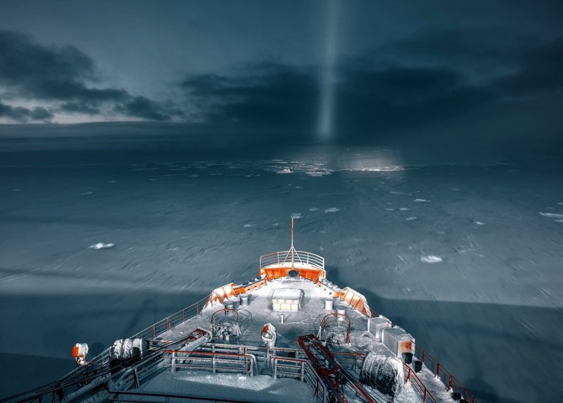 75 000 H.P. the biggest nuclear Icebreaker
