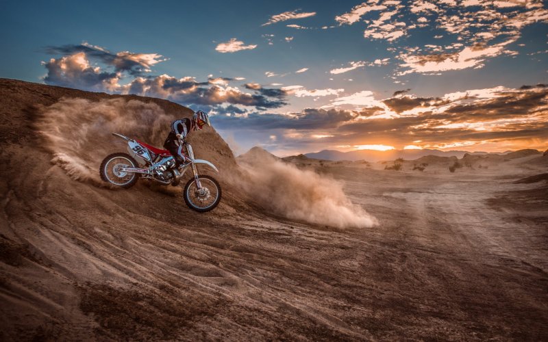 Dakar 18 мотоциклы