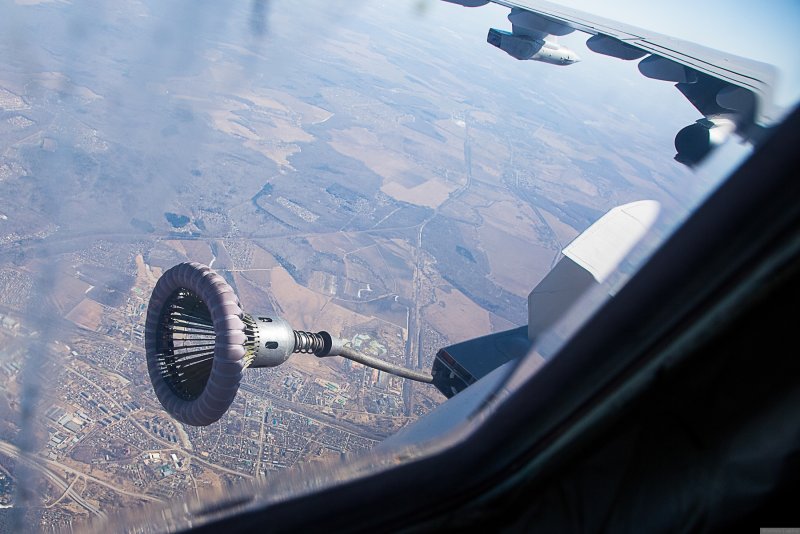 Дозаправка в воздухе ту-160