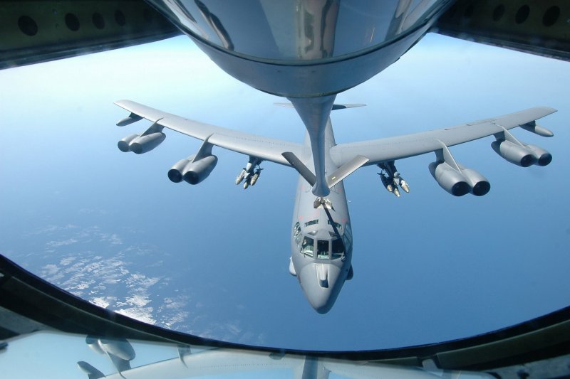 Дозаправка самолета b 52