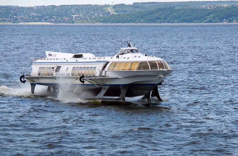 Теплоход Метеор 120м