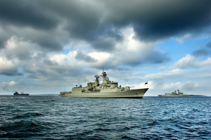 Военный корабль в море