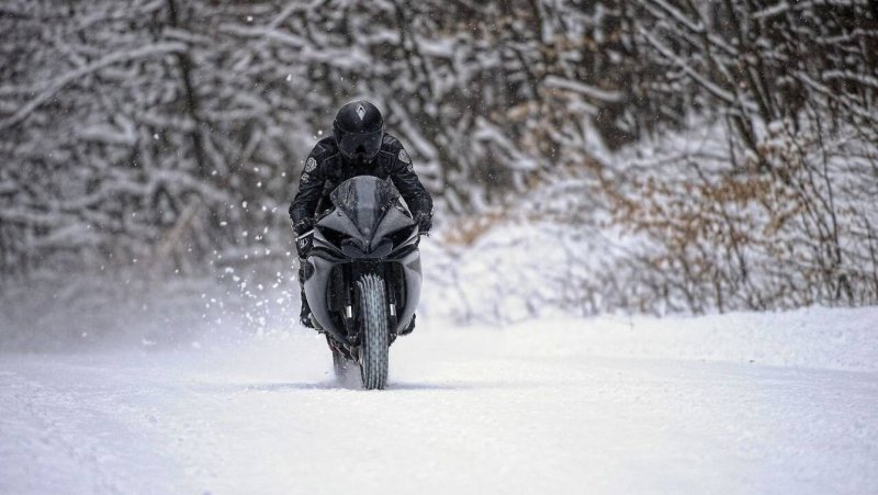 Мотоцикл зимой