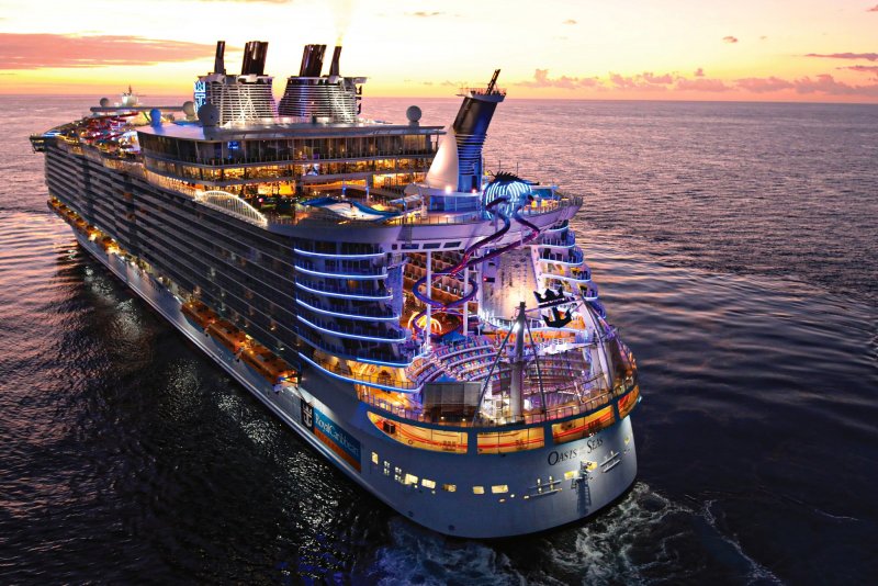 Океанский лайнер Mein Schiff