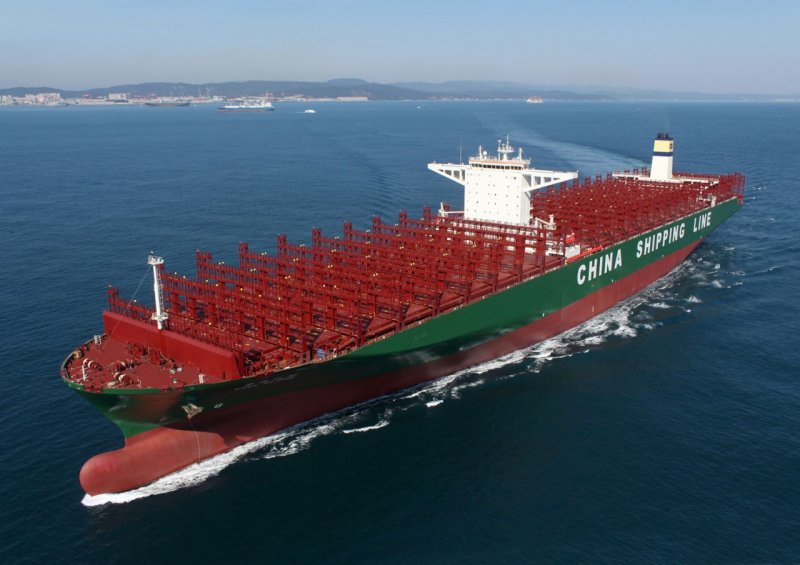 Контейнеровоз CSCL Globe