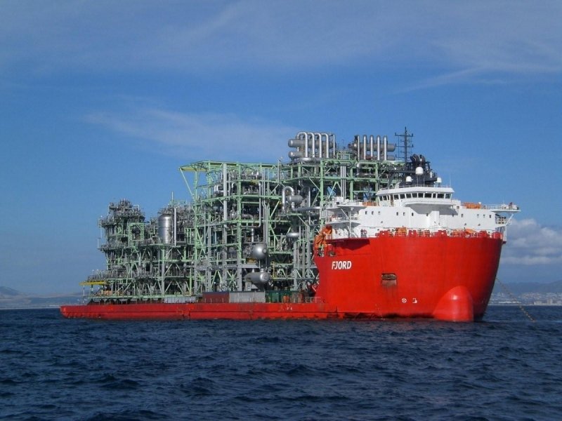 Самый большой в мире корабль - док (Dockwise Vanguard)