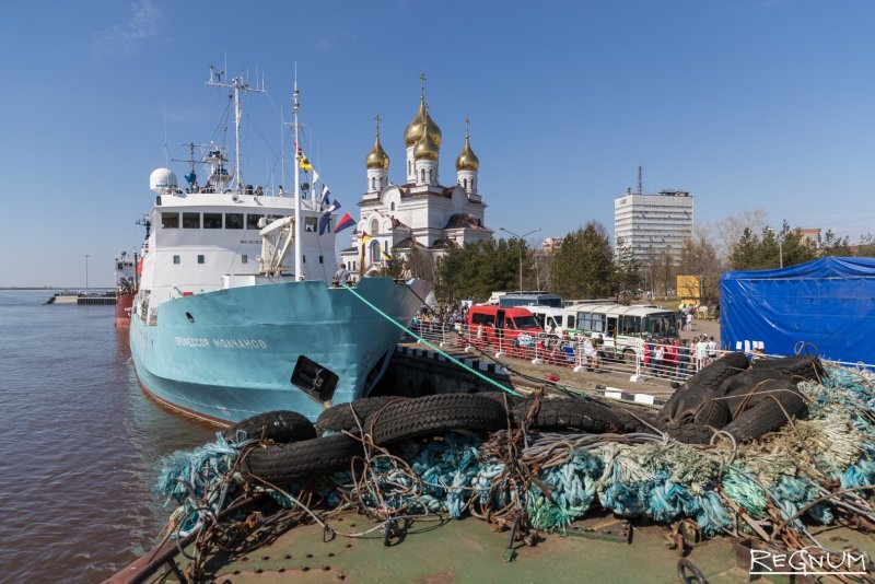 Ледокольный пароход Дежнев