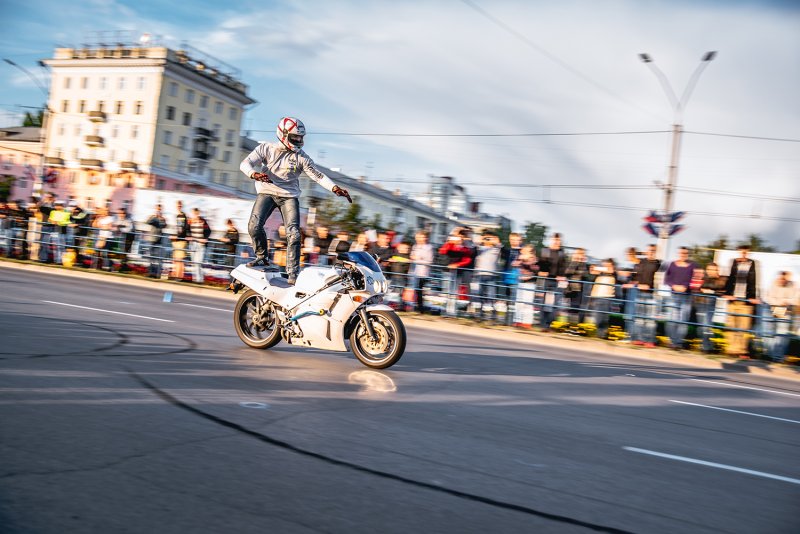 Байкер супермото