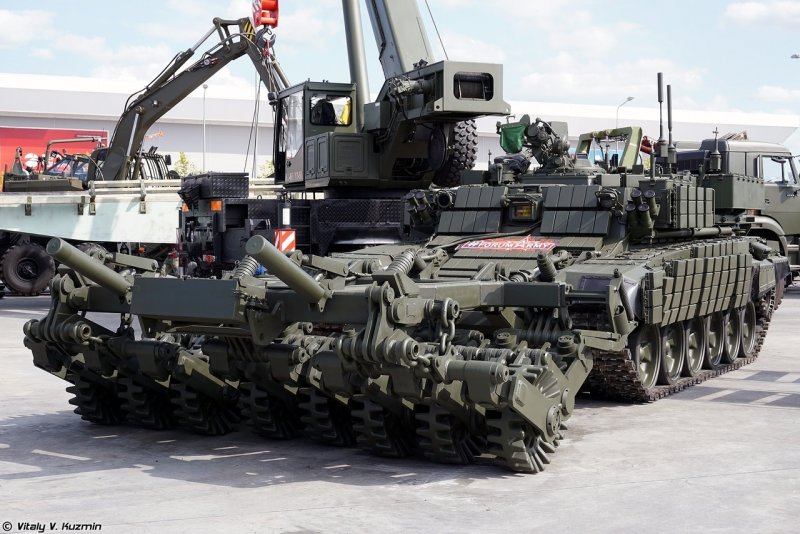 Бронированная машина разминирования БМР-3м