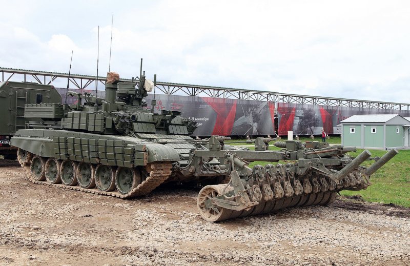 Бронированная машина разминирования БМР-3м
