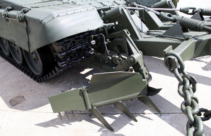 Бронированная машина разминирования БМР-3м