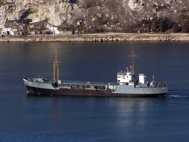 Малый морской танкер Истра