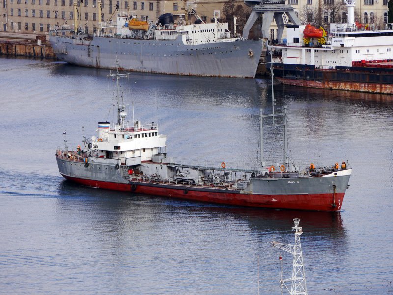 Малый морской танкер Истра
