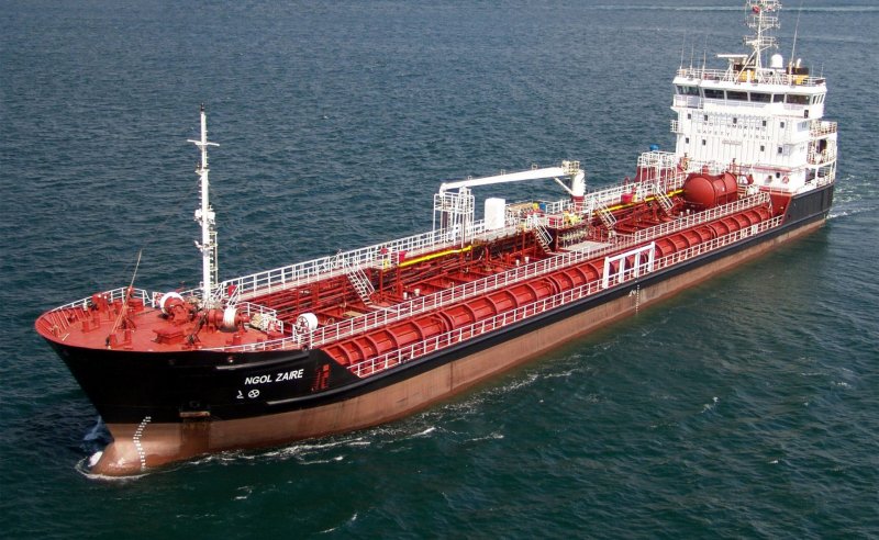 Морской нефтеналивной танкер