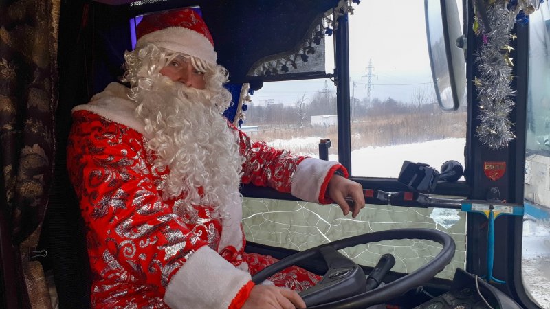 Дед Мороз водитель автобуса