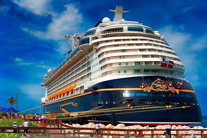 Круизный лайнер Disney Dream