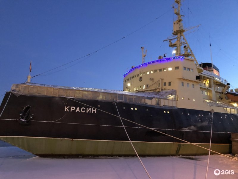 Действующий ледокол Красин