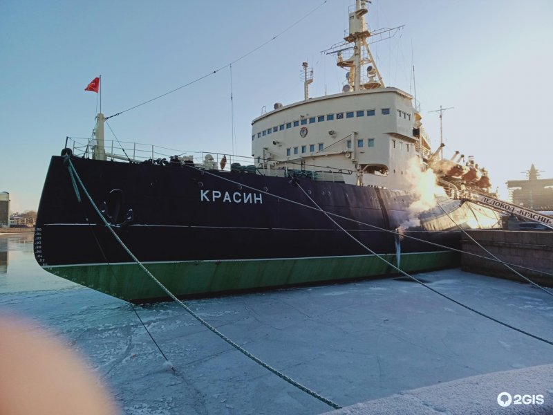 Ледокол Красин нос