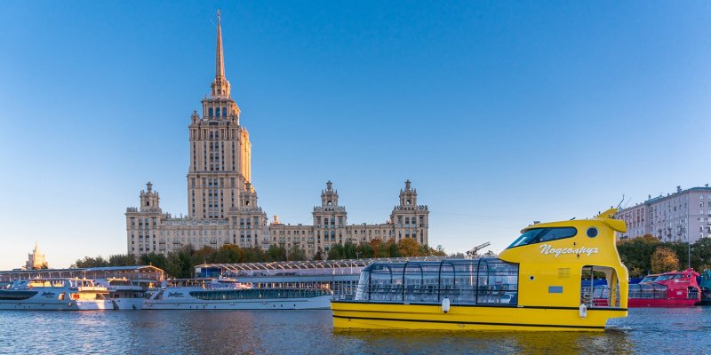 Речные трамвайчики флотилии «Рэдиссон Ройал»