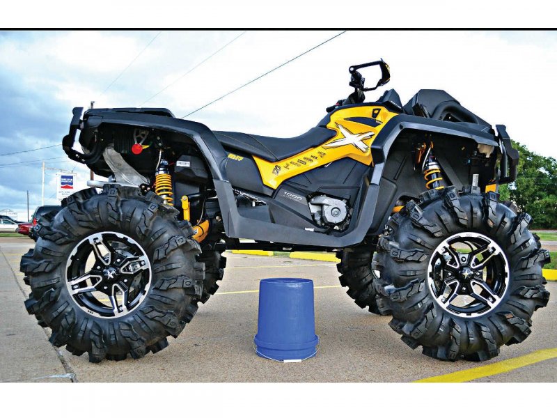 Квадроцикл монстр can am XMR 1000