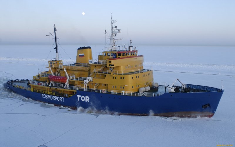 Ледокольный корабль " тор"