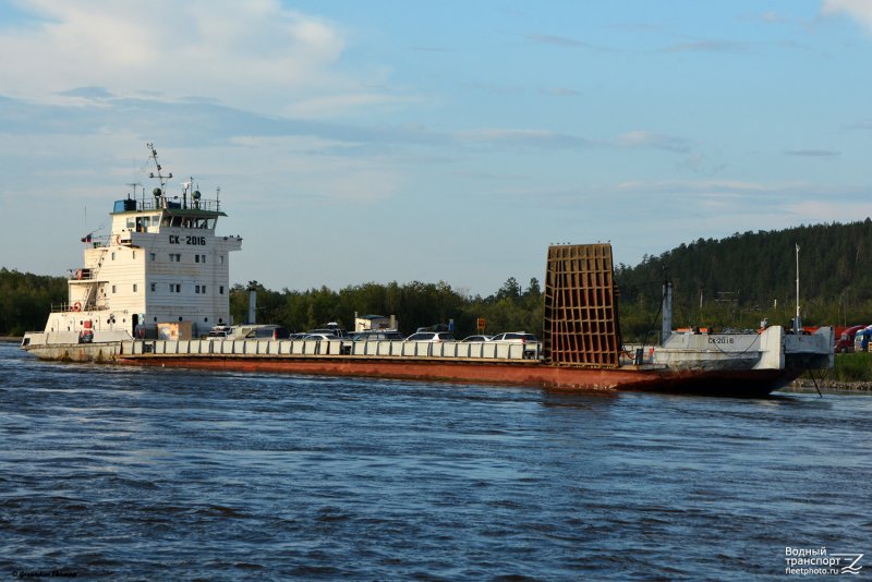 Буксир толкач с баржей