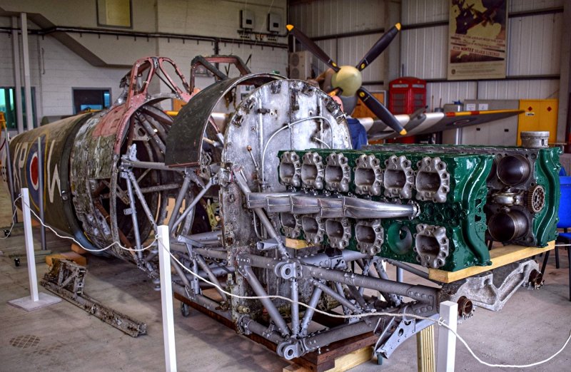 Hawker Typhoon двигатель