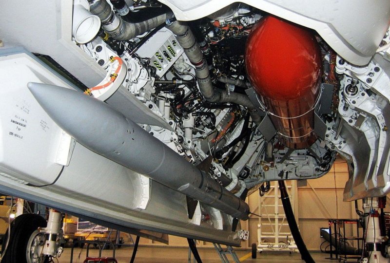 Отсек авионики Суперджет 100-95
