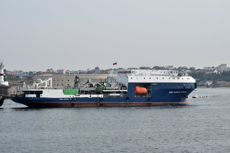 Танкер 164000 DWT.