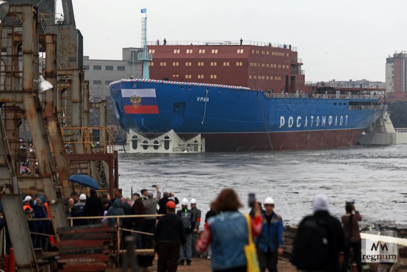 Спуск на воду ледокола Ленин