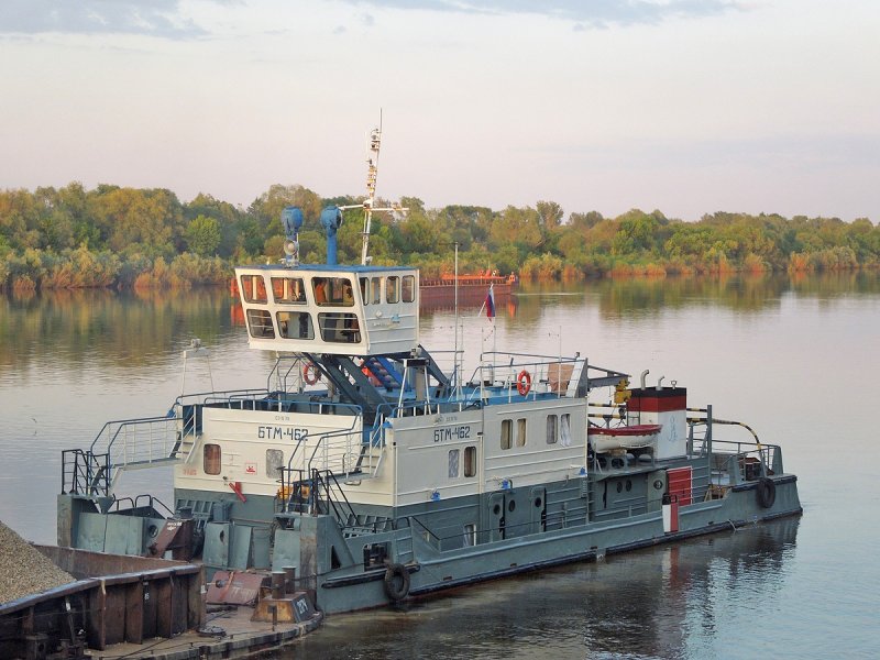 Буксир толкач БТМ 462